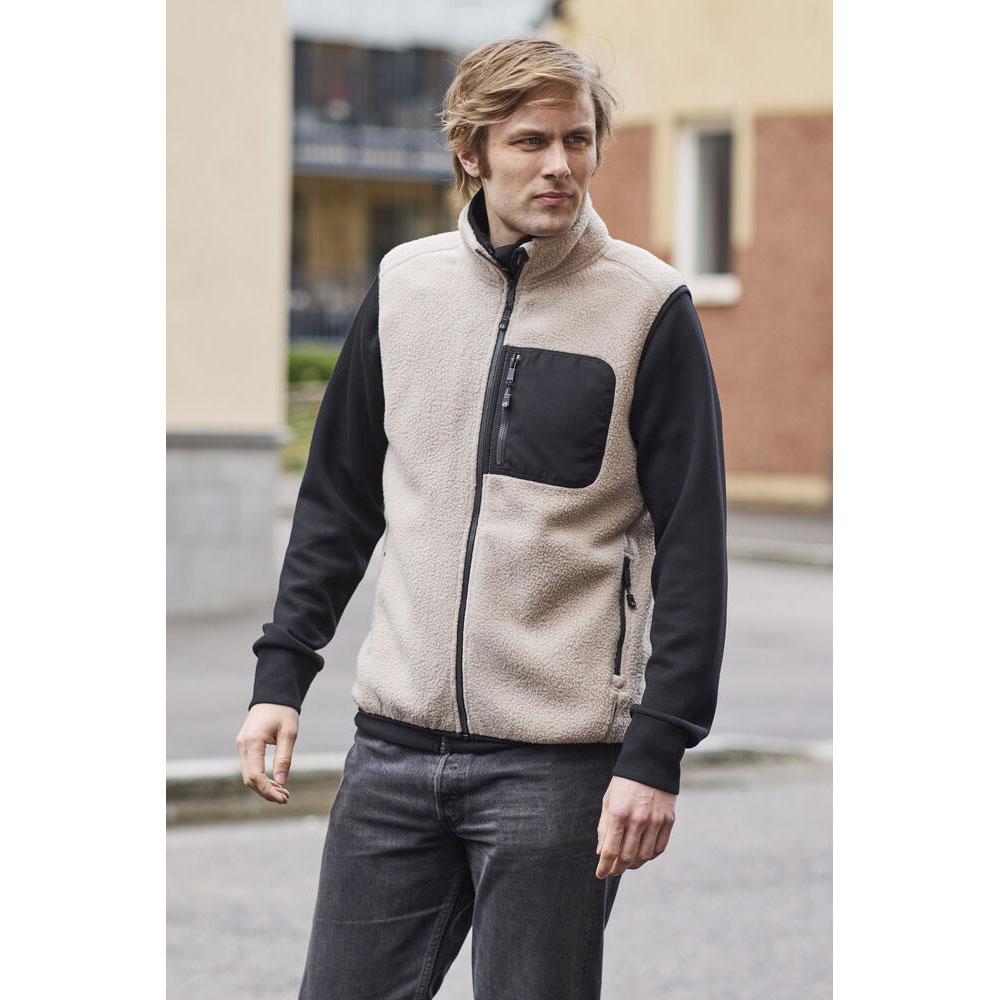 Roxby Vest